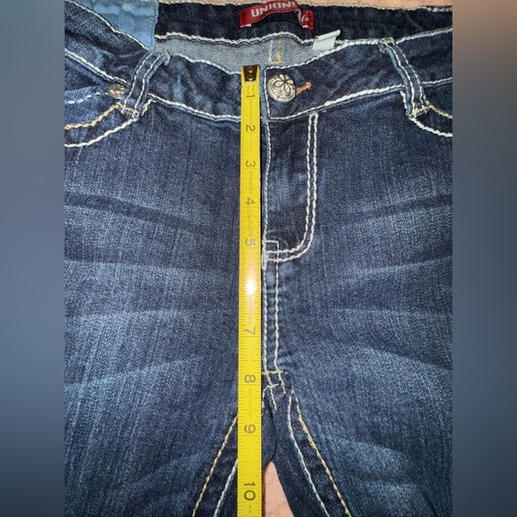 Union Bay womens Size Junior 11 cropped Distressed Blue Jeans. VGUC - Picture 12 of 13
